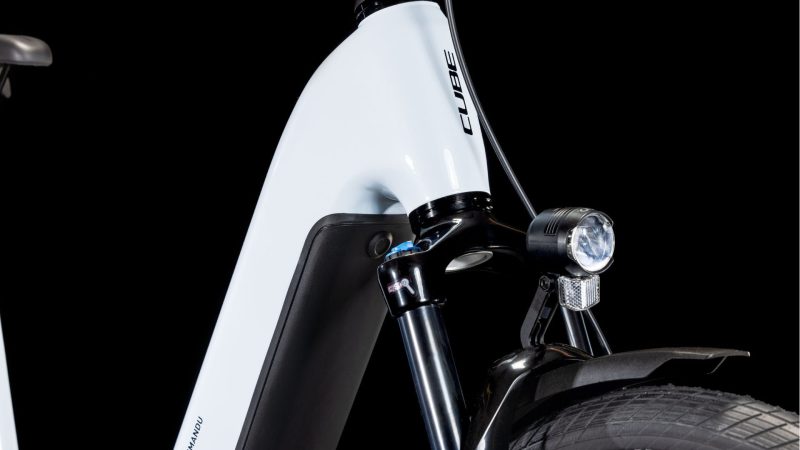 Cube Kathmandu Hybrid ONE 600 polarwhite´n´black Tiefeinsteiger – Bild 3