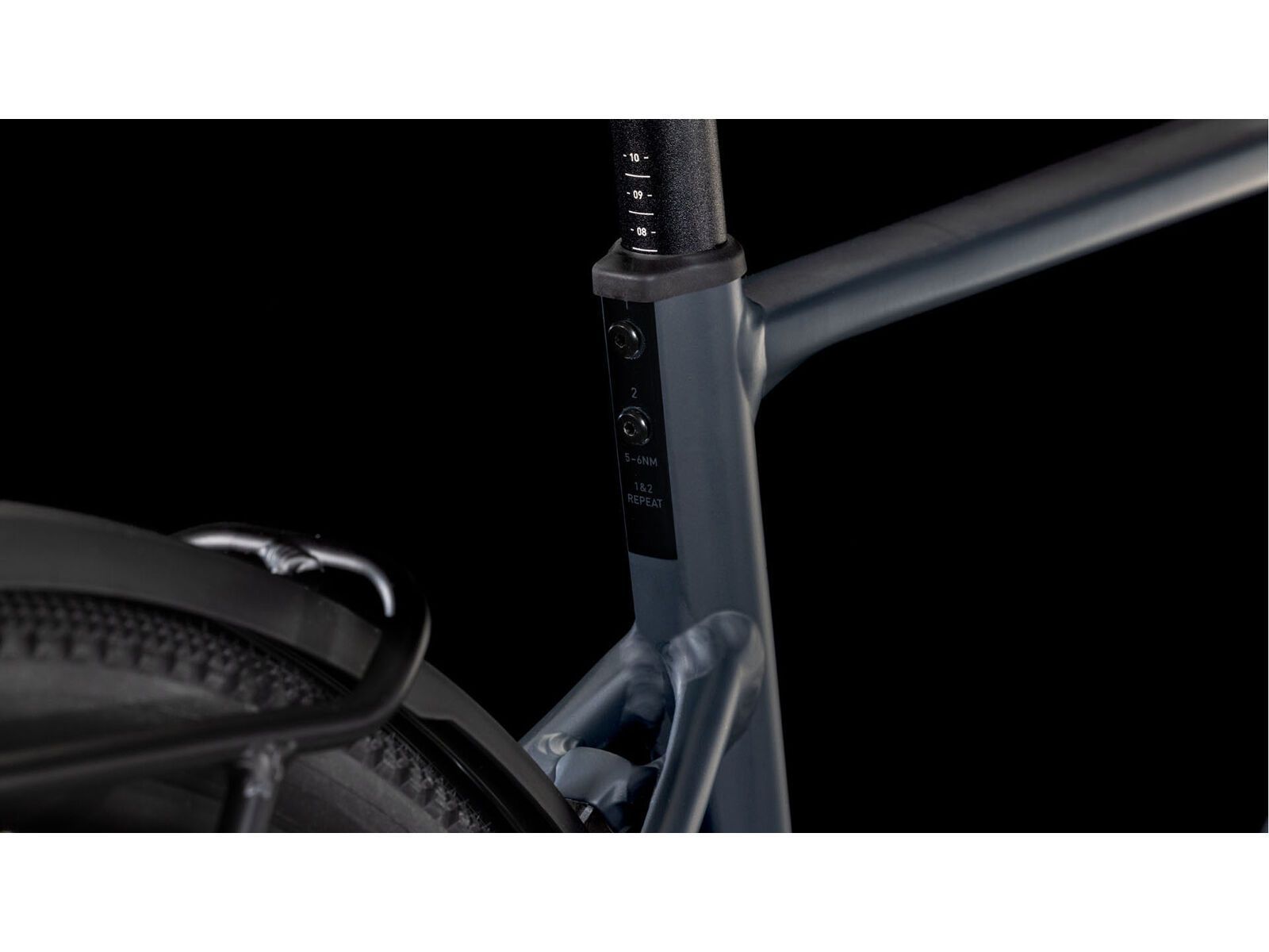 Cube Nuroad Pro FE, night´n´black Ansicht des Sattelrohres und der Sattelstütze mit Verstellmechanismus der Sattelhöhe