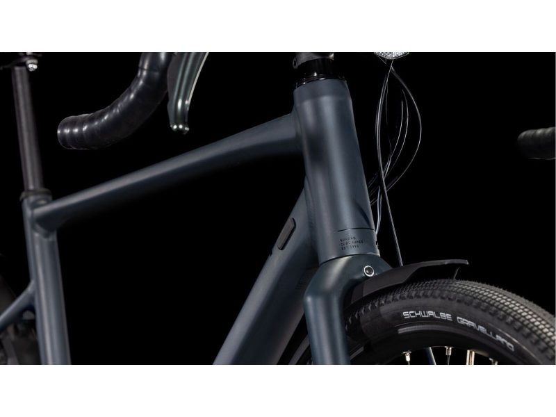 Cube Nuroad Pro FE, night´n´black Seitenansicht Nahaufnahme des Lenkerrohrs und des Oberrohres