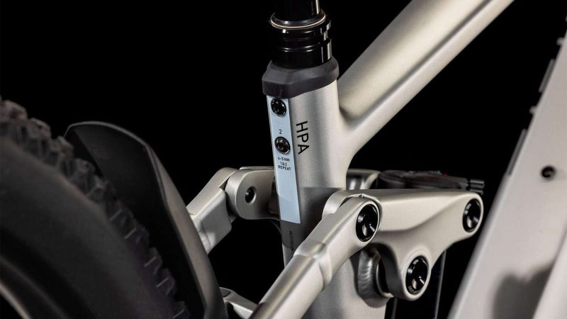 Cube Stereo Hybrid ONE22 Race 800 silver n black Ansicht Gelenk der Vollfederung