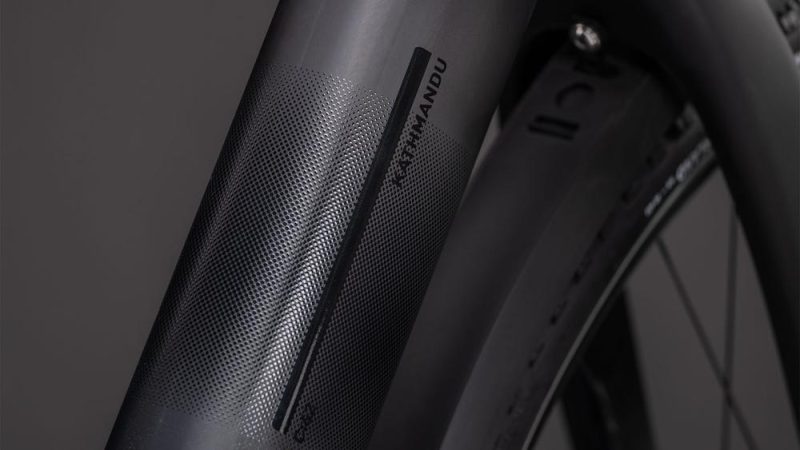 Cube Kathmandu Hybrid C62 SLX 400X liquidblack´n´bluedust Schrift