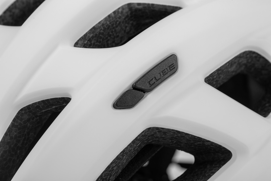 CUBE Helm ROAD RACE white 03