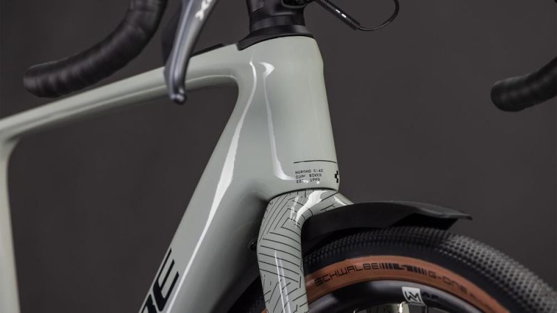 Cube Nuroad Hybrid C62 Race 400X FE reedbeige´n´black Front