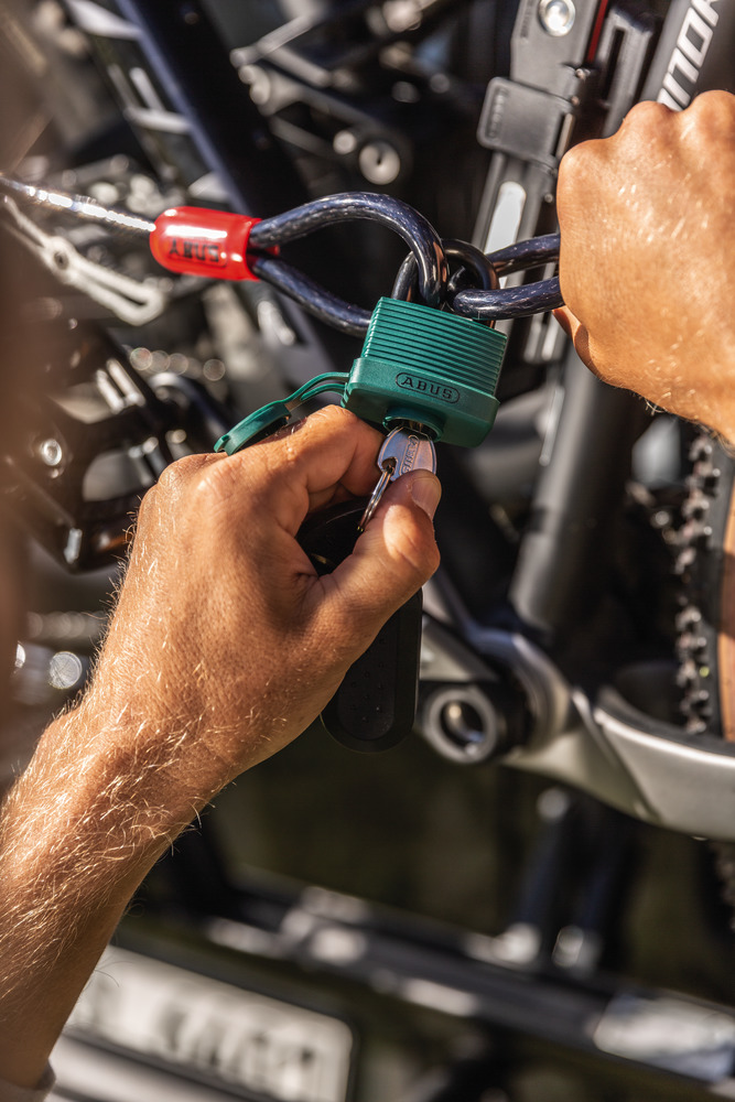 Cobra™ 10 220 black 03