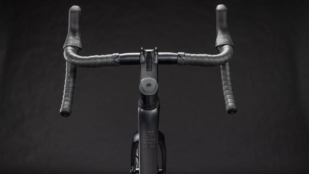 Cube Attain C 62 Race blackline Lenker