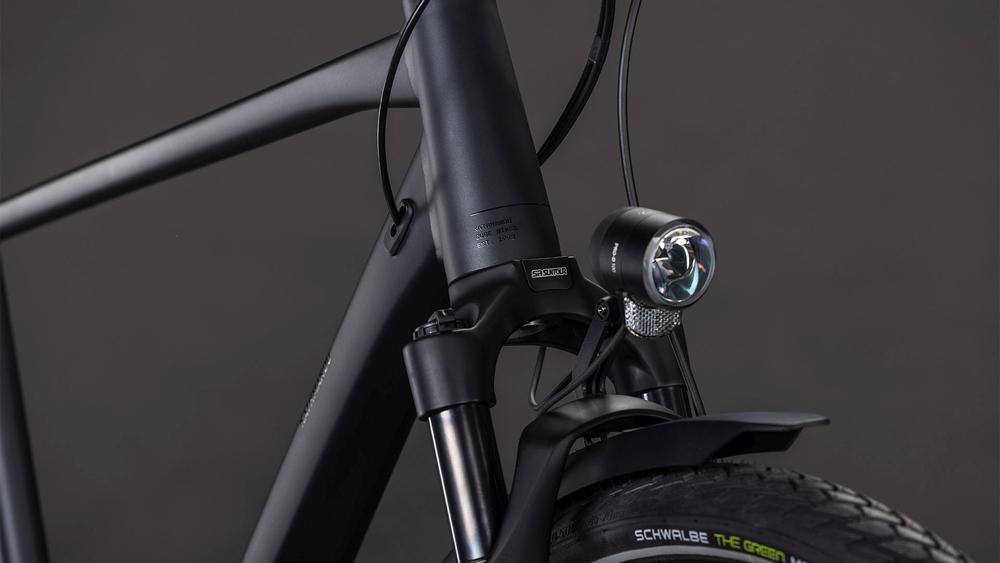 Cube Kathmandu Pro coal´n´black Front