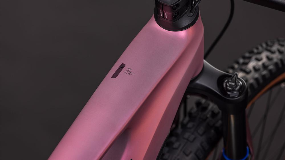 Cube Stereo Hybrid ONE44 Pro 800 shiftblush´n´raisin Schrift