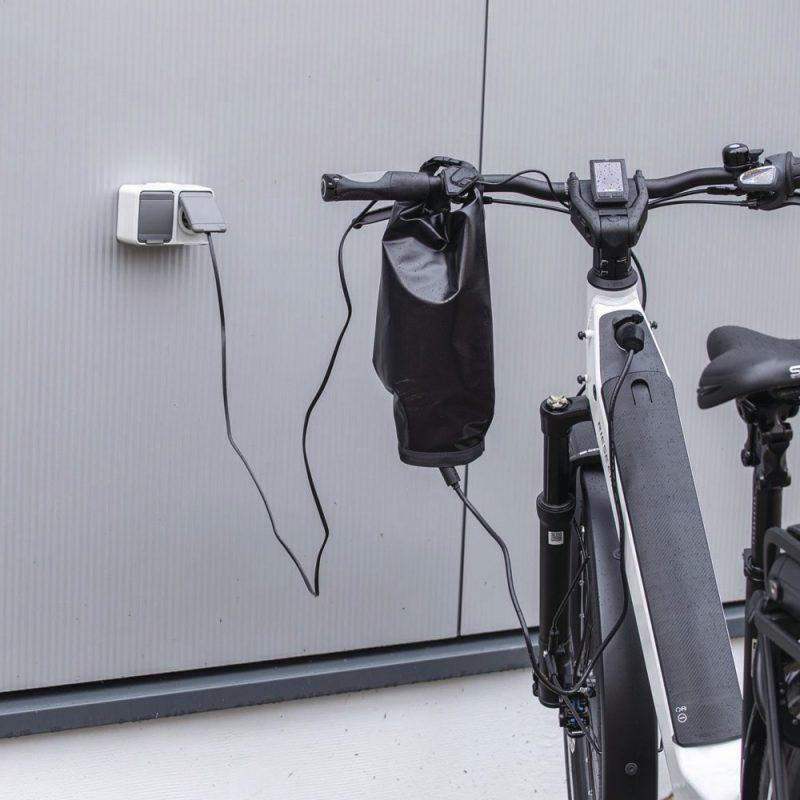 fahrer berlin schutztasche charging bag mobile akku ladetasche schwarz
